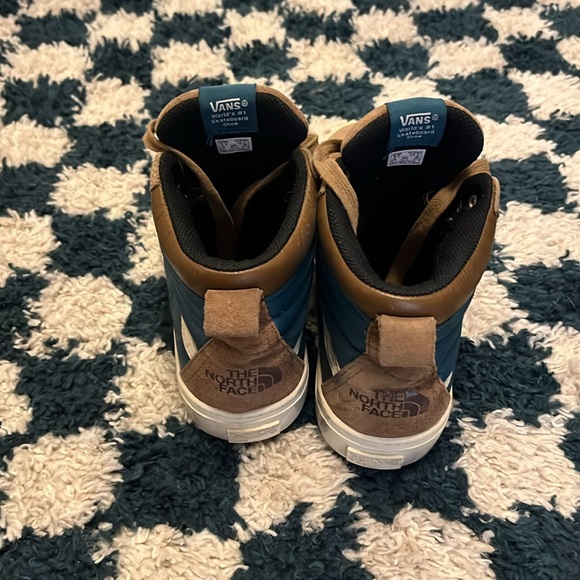 Vans Sk8-Hi x The North Face winter sneaker - leather & suede - blue/brown/cream - Picture 4 of 6